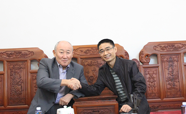 吉爾吉斯坦商務部長Toychubekov參觀栢業(yè)